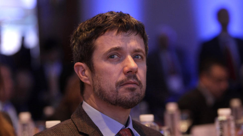 - IKKE REDD: Kronprins Frederik m�tte i kveld opp i lokalene som var utpekt som terrorm�l. Her er han i et m�te med Europeiske olympiske komit� i november. Foto: Marko Drobnjakovic/AP/Scanpix