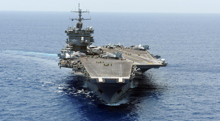 �RVERDIG: USS �Enterprise� er verdens f�rste atomdrevne hangarskip og sysselsetter 5800 sj�folk. Foto: US NAVY/AP/SCANPIX
