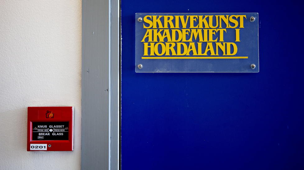AVVIST: De aller fleste som meldes p�, kommer med i innkj�psordningen. B�kene blir innkj�pt i 1000 eller 1550 eksemplarer, og fordelt til landets biblioteker. Forfatterspirene i Hordaland m� imidlertid dyrke talentet litt til f�rst. Foto: Lars Eivind Bones / Dagbladet