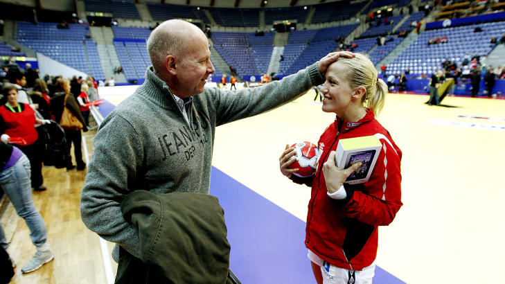 SKILLES: Karl Erik B�hn og Heidi L�ke er ikke lenger partnere i Larvik H�ndballklubb. Foto: BJ�RN LANGSEM