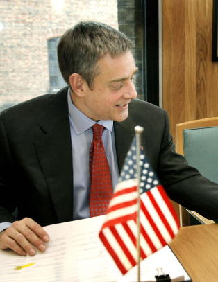 - USA-press for � f� Norge til � godta rakettskjold