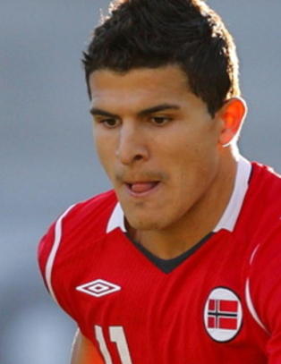 Tarik fikk tre�rskontrakt i FFK