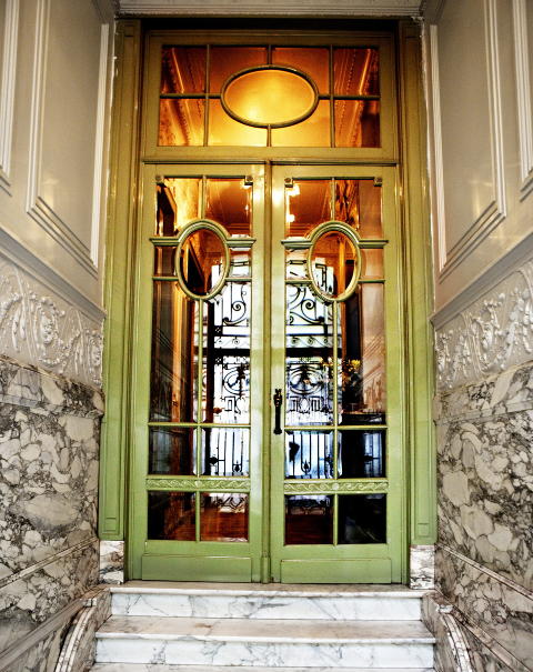 VELKOMMEN: Inngangsd�ra til B&B Boulevard Leopold. Foto: NINA HANSEN