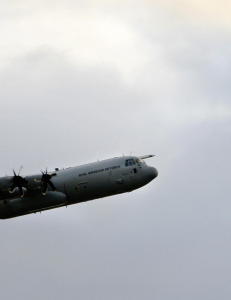 Hercules sneiet over parkeringen p� Gardermoen