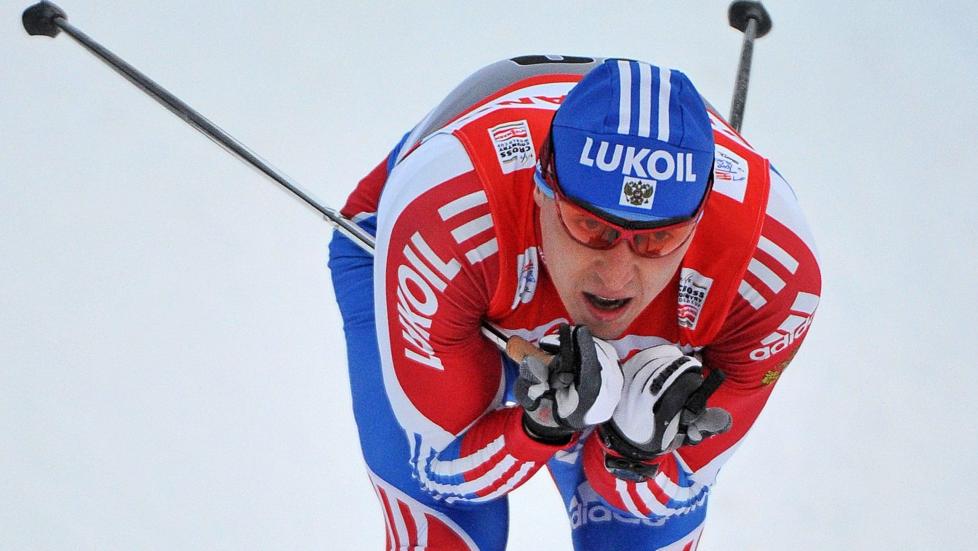 PROBLEMER MED � ST�: Alexander Legkov har f�tt det fryktede svineinfluensaviruset, men tror fortsatt p� VM-suksess. Foto: EPA/HENDRIK SCHMIDT