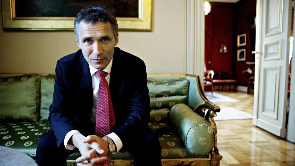 - KAN IKKE FORSKJELLSBEHANDLE:- Vi m� likebehandle, ikke s�rbehandle fordi noen f�r mye oppmerksomhet, argumenterer Jens Stoltenberg. Foto: Nina Hansen / Dagbladet