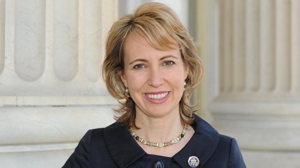 HAR �PNET �YNENE: Kongressmedlem Gabrielle Giffords gj�r store framskritt etter � ha blitt skutt i hodet. Arkivfoto:  AP Photo/Office of Rep. Gabrielle Giffords/Scanpix
