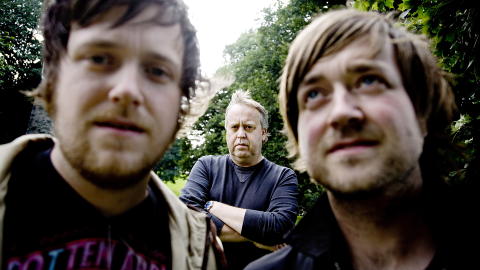 ANDREAS TIL H�YRE: Selnes sin kommende ektemann, Andreas Milde, til h�yre i bildet. Til venstre hans bror Petter og i midten, far Tor.

Foto: Adrian �hrn Johansen / Dagbladet