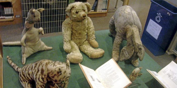 OLE BRUMM OG VENNENE: De originale t�ydokkene som dannet grunnlaget for figurene i b�kene om Ole Brumm. Foto: Wikimedia Commons
