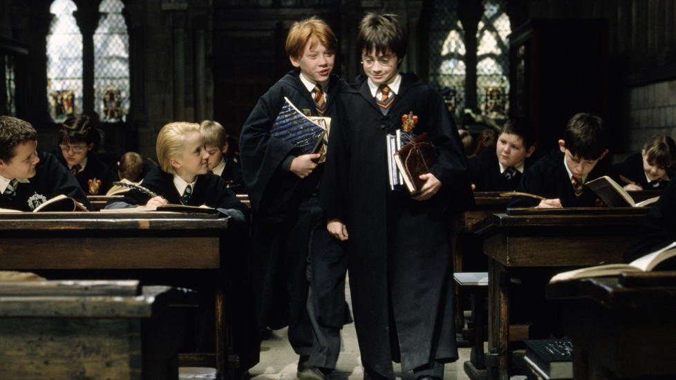 SATTE STANDARDEN: Harry Potter-b�kenes popularitet f�rte til et skred av av historier om unge helter som blir trukket inn i en magisk verden, der de blir sentrale skikkelser i kampen mellom godt og ondt. Foto: FILMWEB