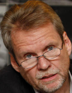 - Lukter dritt av regjeringens h�ndtering