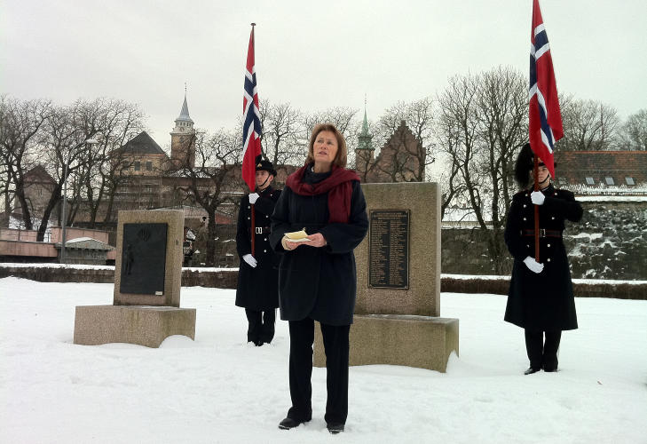 UTDELT: Grete Faremo holdt en markering p� Akershus slott i dag, i forbindelse med at Trond Andr� Bolle ble tildeldt Krigskorset med sverd av Hans Majestet Kongen i statsr�d i dag. Foto: �istein N. Monsen/Dagbladet