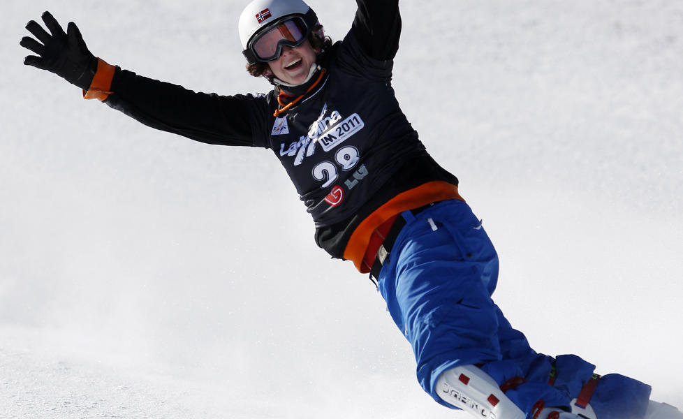 GULLJENTE: Hilde-Katrine Engeli krysser m�llinja som vinner i finalen i parallellslal�m i La Molina i dag. Foto: Susana Vera, Reuters/Scanpix