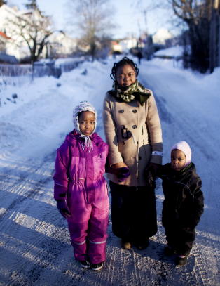 Pappa er utvist fra Norge og bor p� gata i Ukraina. Mor og barn bor lovlig p� Holtet i Oslo.