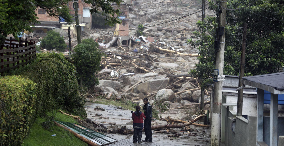 VOLDSOMME SKADER: Jordskred har f�rt til store �deleggelser i Brasil. Tusenvis av mennesker har blitt hjeml�se som f�lge av katastrofen. Foto: Reuters