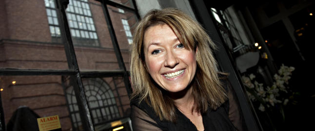 Langer ut mot jålete kvinnelige kjendiser