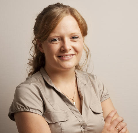 VIL BIDRA: Dersom en ny bred antirasistisk organisasjon stiftes vil KrFu oppfordre  medlemmer til � st�tte det, sier KrFU-leder Elisabeth L�land. Foto: Sigurd Fandango