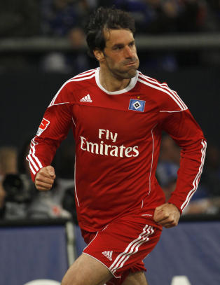 Van Nistelrooy nekter � skrive under ny Hamburg-kontrakt