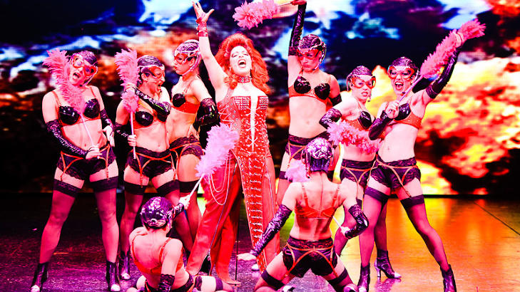 SVULSTIG SATIRE: �We will rock you� er popkulturell ironi samtidig som den gj�r narr av ironien. Foto: Gisle Bj�rneby