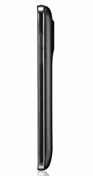 SLANK: LG Optimus 2X er s� vidt over 1 cm tykk p� det tykkeste. FOTO: LG