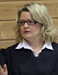 - Bildene og filmene taler for seg. Det er umulig for de tiltalte å snakke seg unna