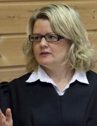 - Bildene og filmene taler for seg. Det er umulig for de tiltalte � snakke seg unna