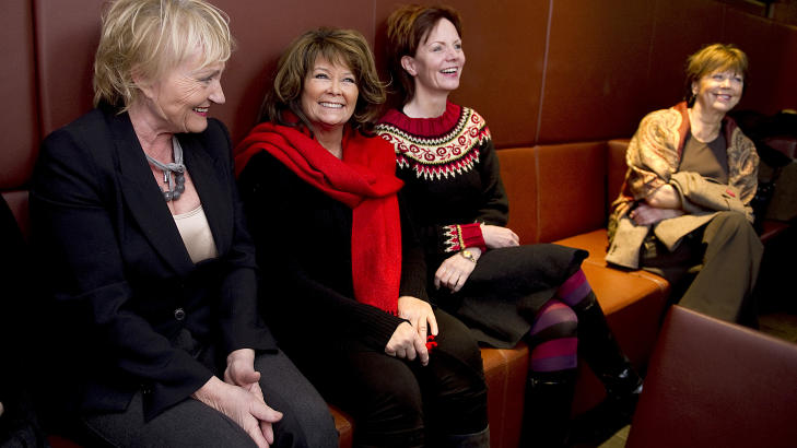  KJAPPE I REPLIKKEN:  Fire ambassad�rer for 1,6 millionerklubben samlet under lanseringen i Oslo tirsdag. Fra venstre Toppen Bech, Wenche Myhre, Mari Mausrtad og Lill Lindfors. FOTO: �ISTEIN NORUM MONSEN/DAGBLADET.