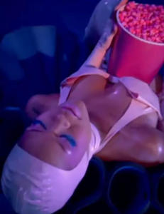 Rihannas S&M-lek forbudt i 11 land