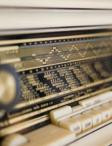 - FM-radioene m� kastes om seks �r