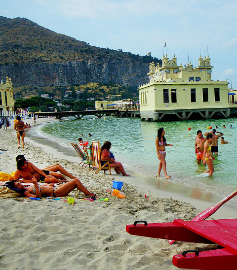 SICILIA: Mondello er en italiensk badeby utenfor Palermo.  Foto: KIRSTEN M. BUZZI
