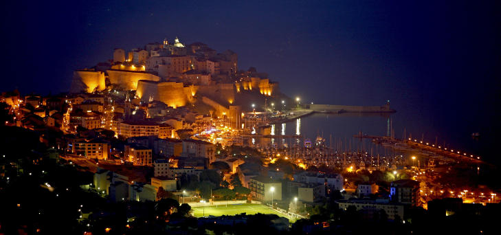 KORSIKA: Calvi i kveldslys.
Foto: EIVIND PEDERSEN