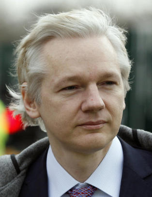 Kvinnen: �Best for deg at du ikke har HIV�.
Assange: �Selvsagt ikke�