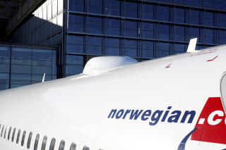FRA SATELLIT: Mottakeren for signalene sitter p� taket. Foto: Petter L�ken