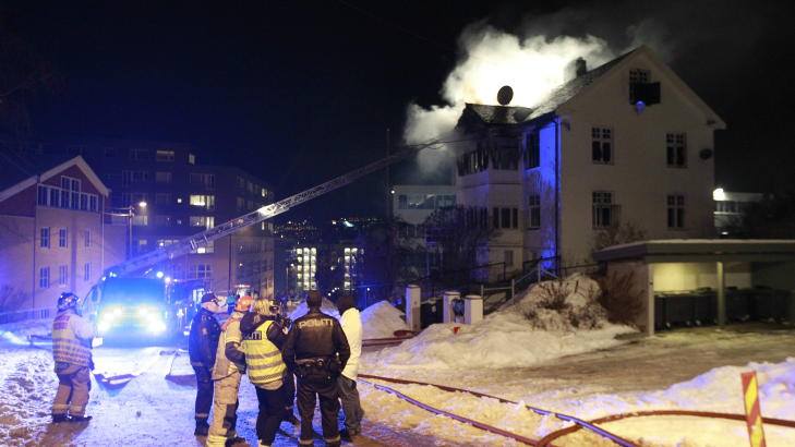 16 EVAKUERT:  16 personer er evakuert. 
sendt til sykehus.
Foto: Erlend Aas / Scanpix