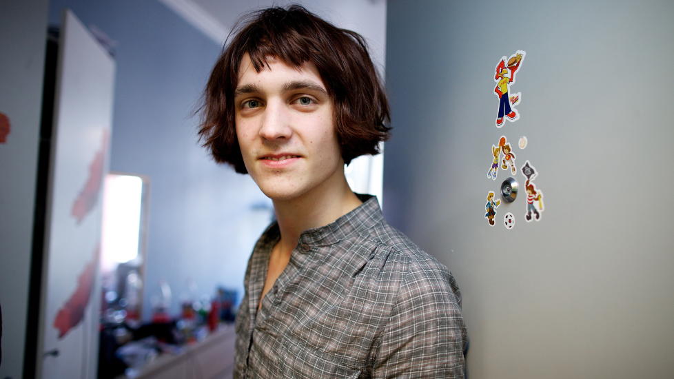- LURT: Ludvig Kask Ogenblad (19) f�ler seg lurt for 3000 kroner etter fire timer i Oslo. N� starter han jobbjakta for � spare penger han trenger til � realisere dr�mmen om � bli engelskl�rer i Japan. Foto: Eirik Helland Urke / Dagbladet