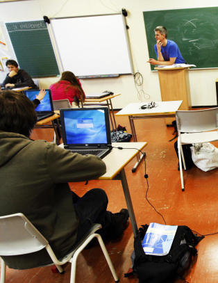 Skole + Wikipedia = sant
