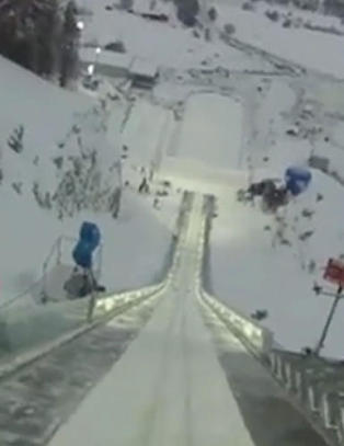 Slik er det � fly i Vikersund