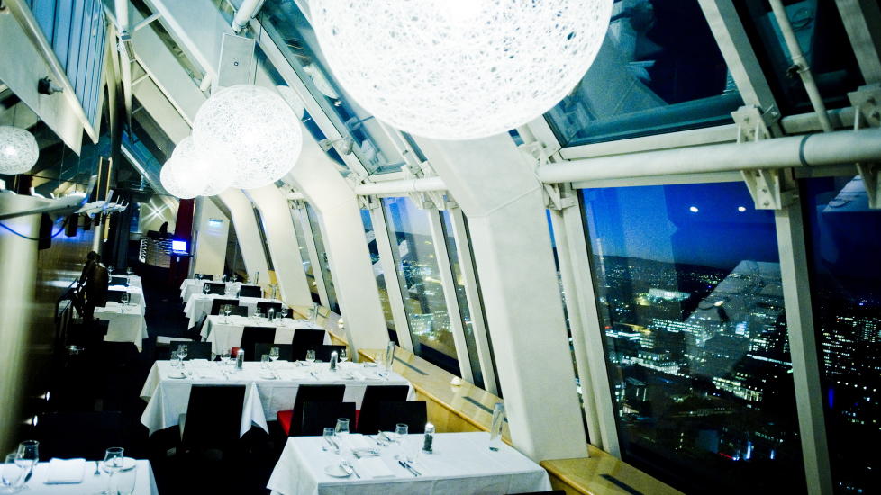 Oslo for dine f�tter: Det er mye bra med Restaurant 34, men verken maten eller  servicen st�r helt i stil med utsikten.
Foto: Thomas Rasmus Skaug  / Dagbladet