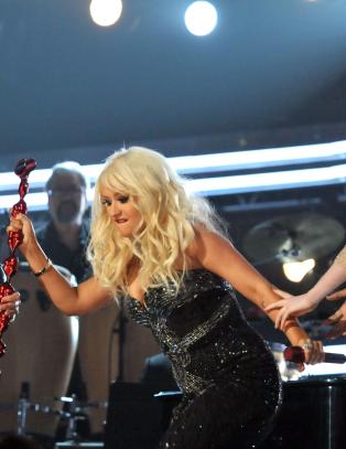 Christina Aguilera snublet p� Grammy-scenen