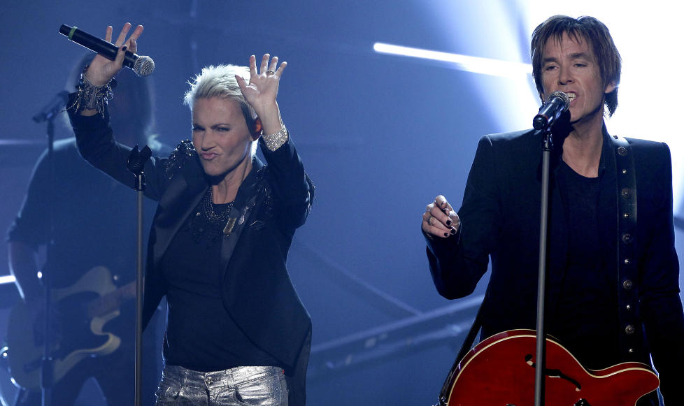 HOLD DERE UNNA: Roxette feirer 25 �r i bransjen med ny plate. Det er en fest man gjerne hopper over. AFP PHOTO / POOL / Michael Sohn