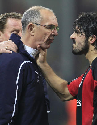 - � komme opp med noe slikt er patetisk