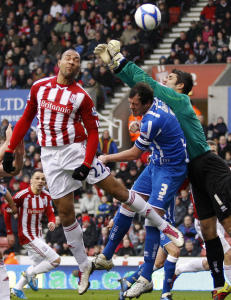 Carew-scoring i enkel Stoke-seier