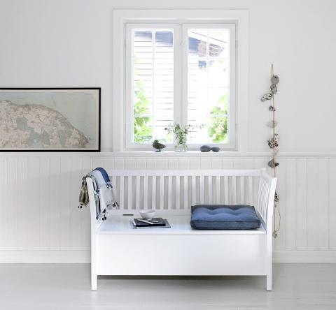 HVITT: Slagbenken fra Oliver Furniture er toppselgeren hos Babazar. FOTO: Produsenten