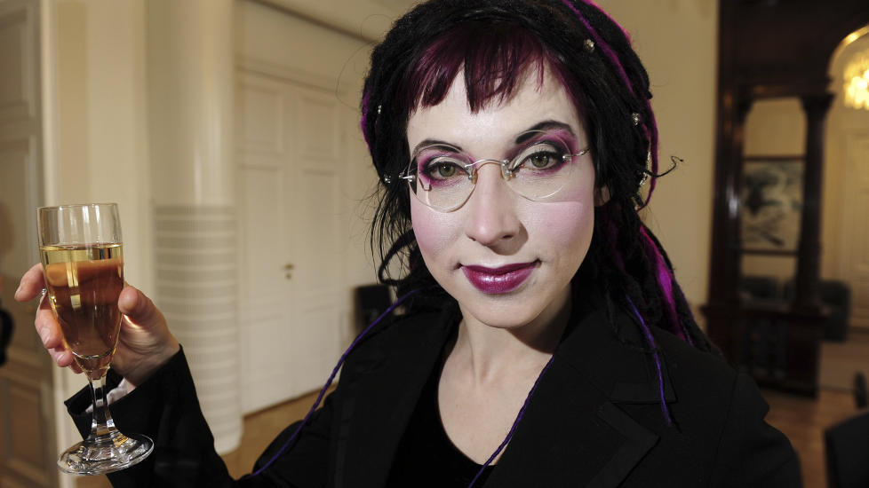  FEIRET FORFATTER: Sofi Oksanen vant i fjor Nordisk R�ds Litteraturpris, n� er hennes tredje bok kommet p� norsk. Foto: SCANPIX / REUTERS / HEIKKI SAUKKOMAA