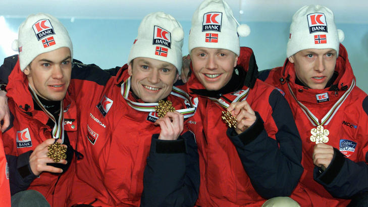 GULLGUTTER: Her er de norske gullvinnerne i lagkonkurransen fra Lahti i 2001: Sverre Rotevatn (f.v.),  Bjarte Engen Vik, Kristian Hammer  og Kenneth Braaten. Foto: Lise �serud / SCANPIX