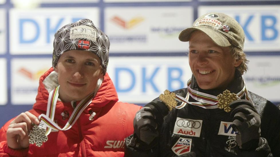 NEST BEST: Todd Lodwick vant i Liberec for to �r siden, foran Jan Schmid (t.v). FOto: REUTERS/Leonhard Foeger