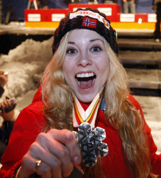 BEL�NNING: Ingen har kjempet mer for kvinnenes stilling i hoppsporten enn Anette Sagen. I Liberec ble tidenes f�rste VM-hopprenn gjennomf�rt, og Sagen tok s�lv.Foto: Lise �serud / SCANPIX