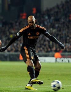 Her gj�r Anelka livet surt for St�le