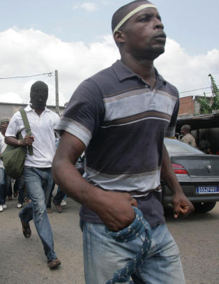 - Nye kamper i Abidjan