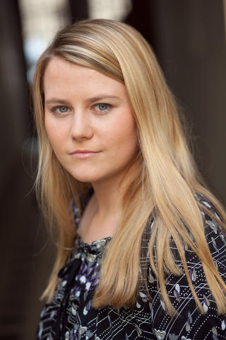DRIKKER IKKE:  Natascha Kampusch forteller i et intervju at hun aldri drikker alkohol, aldri g�r p� byen og ikke har skj�nt hvorfor unge kvinner bruker tid og tusenlapper p� kl�r og smykker: Foto: Matthias SIlveri/Diamond Age